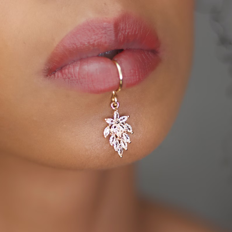 Orecchini pendenti da donna a  - Body Jewelry And Earrings recensione e prezzo